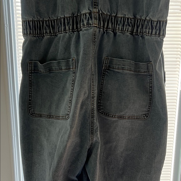 Denim Short Sleeve Jumpsuit | Celebrity Pink - Picture 4 of 6